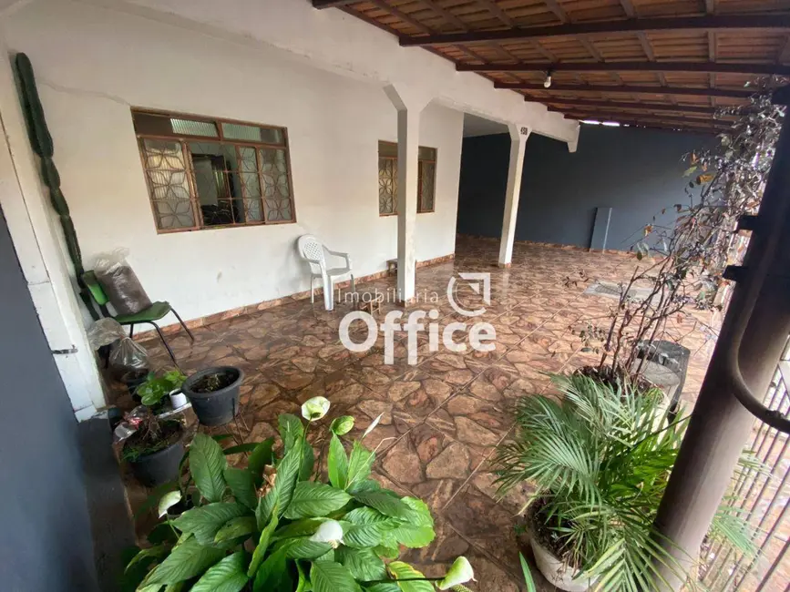 Foto 2 de Casa com 3 quartos à venda, 220m2 em Setor Central, Anapolis - GO