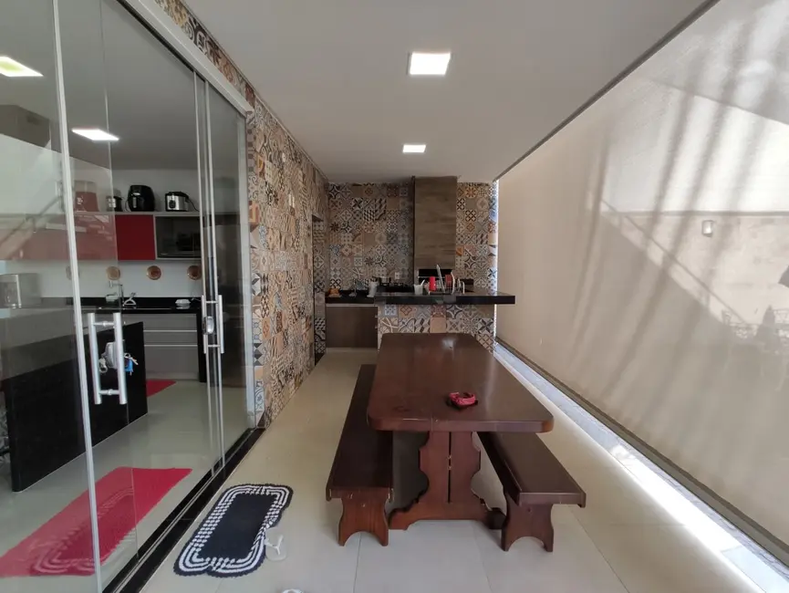 Foto 9 de Casa com 3 quartos à venda, 360m2 em Residencial Jardins do Lago, Anapolis - GO