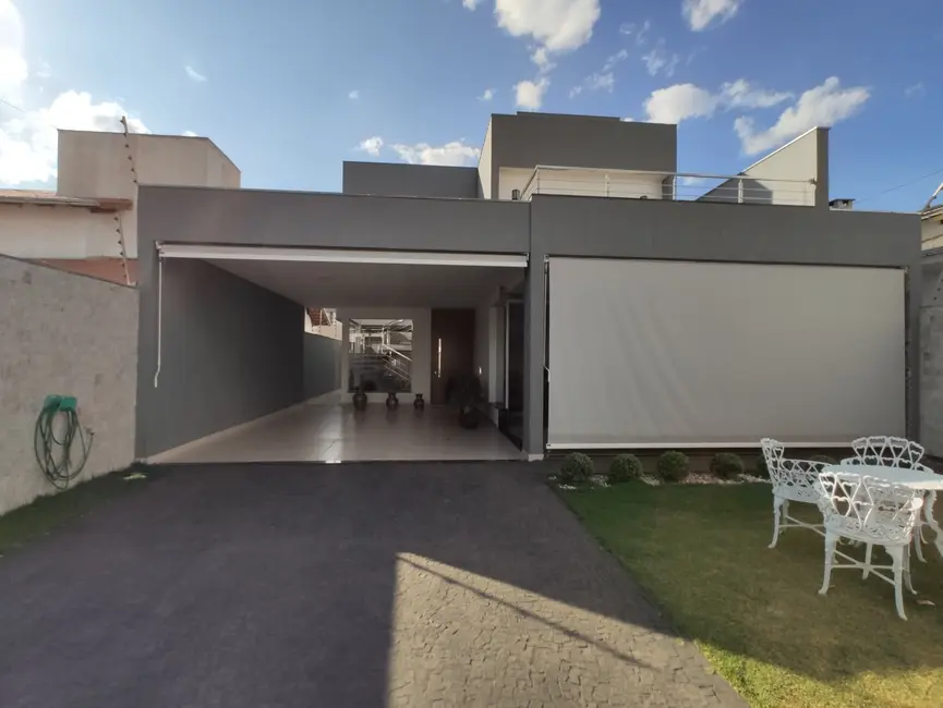 Foto 2 de Casa com 3 quartos à venda, 360m2 em Residencial Jardins do Lago, Anapolis - GO