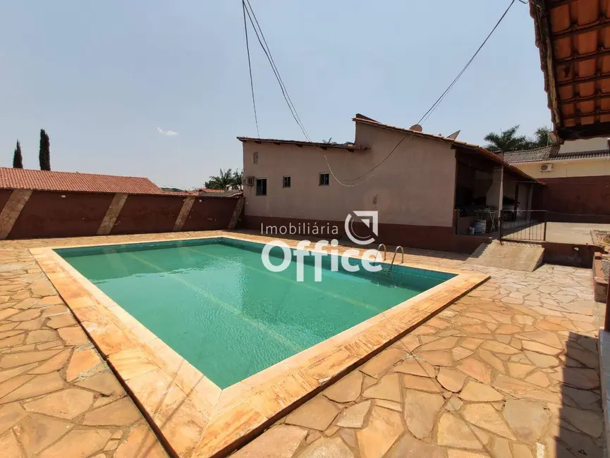 Foto 1 de Casa com 3 quartos à venda, 900m2 em Anápolis City, Anapolis - GO