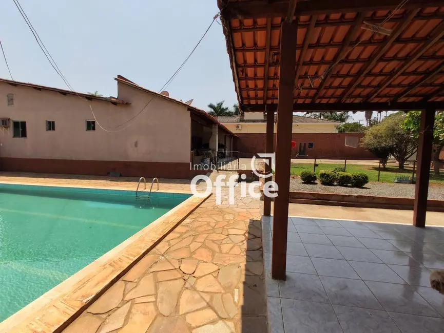 Foto 3 de Casa com 3 quartos à venda, 900m2 em Anápolis City, Anapolis - GO