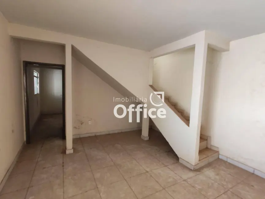 Foto 8 de Casa com 3 quartos à venda, 300m2 em Cidade Jardim, Anapolis - GO