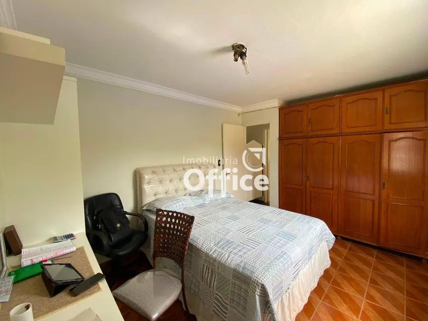 Foto 7 de Casa com 3 quartos à venda, 412m2 em Anapolis - GO