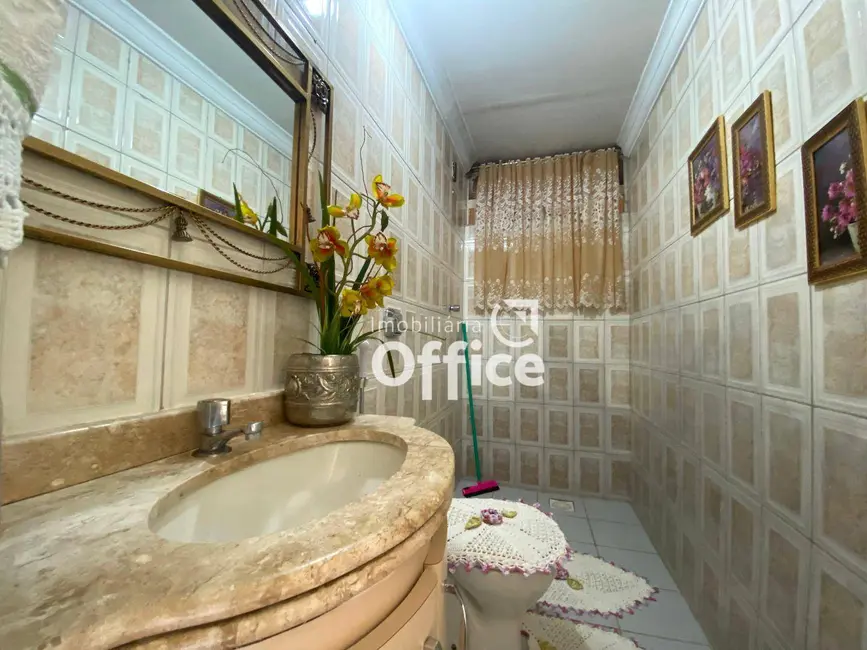 Foto 5 de Casa com 3 quartos à venda, 412m2 em Anapolis - GO