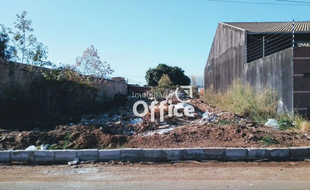 Foto 1 de Terreno / Lote à venda, 300m2 em Víviam Parque, Anapolis - GO