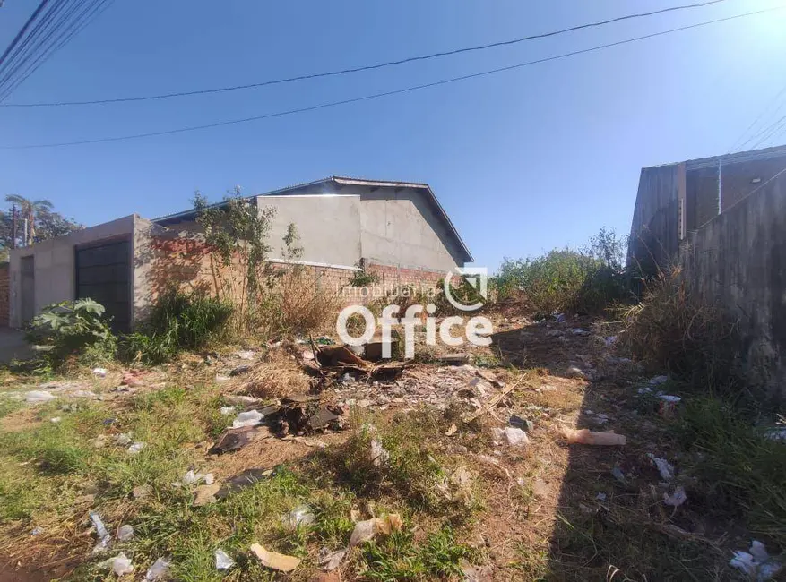 Foto 2 de Terreno / Lote à venda, 300m2 em Víviam Parque, Anapolis - GO