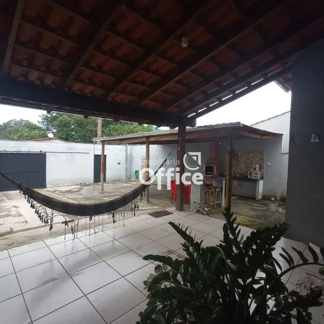 Foto 1 de Casa com 3 quartos à venda, 300m2 em Anapolis - GO