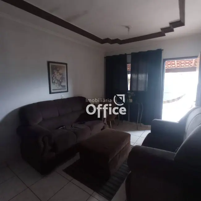 Foto 4 de Casa com 3 quartos à venda, 300m2 em Anapolis - GO