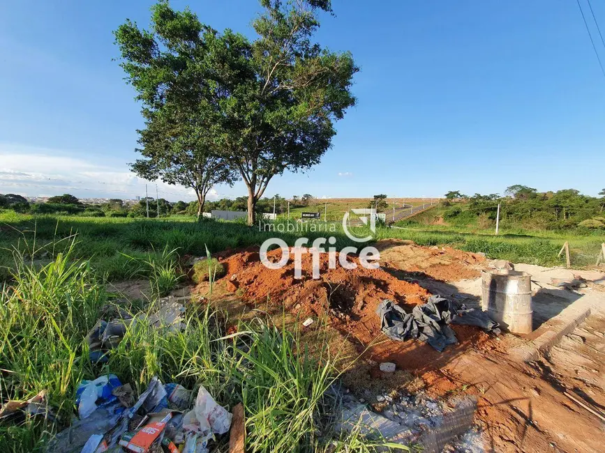 Foto 1 de Terreno / Lote à venda, 300m2 em Anapolis - GO