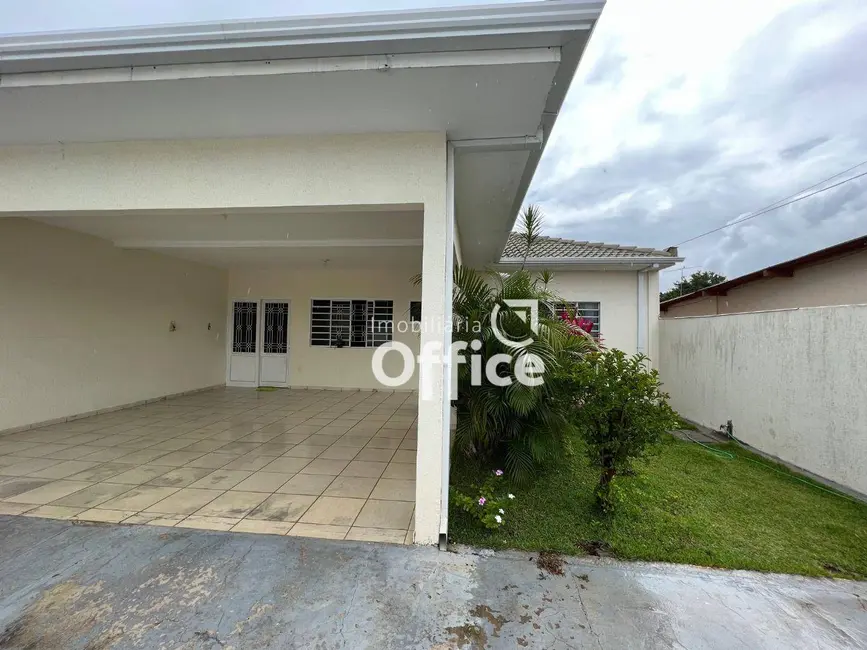 Casa com 3 quartos à venda, 270m2 em Vila Industrial, Anapolis - GO - imagem 5 Foto 5 de Casa com 3 quartos à venda, 270m2 em Vila Industrial, Anapolis - GO