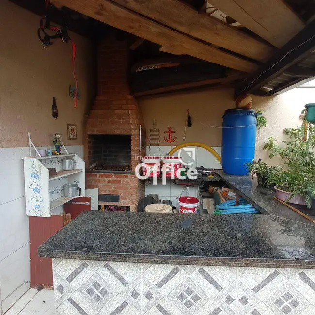 Casa com 3 quartos à venda, 300m2 em Parque Brasília 2ª Etapa, Anapolis - GO - imagem 5 Foto 5 de Casa com 3 quartos à venda, 300m2 em Parque Brasília 2ª Etapa, Anapolis - GO