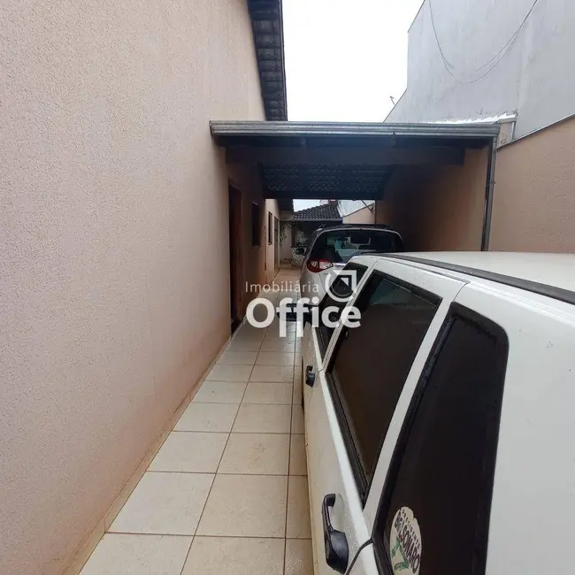 Casa com 3 quartos à venda, 300m2 em Parque Brasília 2ª Etapa, Anapolis - GO - imagem 3 Foto 3 de Casa com 3 quartos à venda, 300m2 em Parque Brasília 2ª Etapa, Anapolis - GO