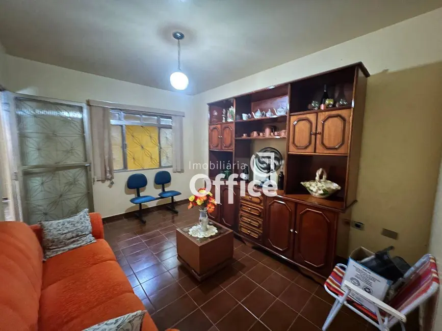 Casa com 3 quartos à venda, 200m2 em Vila Santa Isabel, Anapolis - GO - imagem 7 Foto 7 de Casa com 3 quartos à venda, 200m2 em Vila Santa Isabel, Anapolis - GO