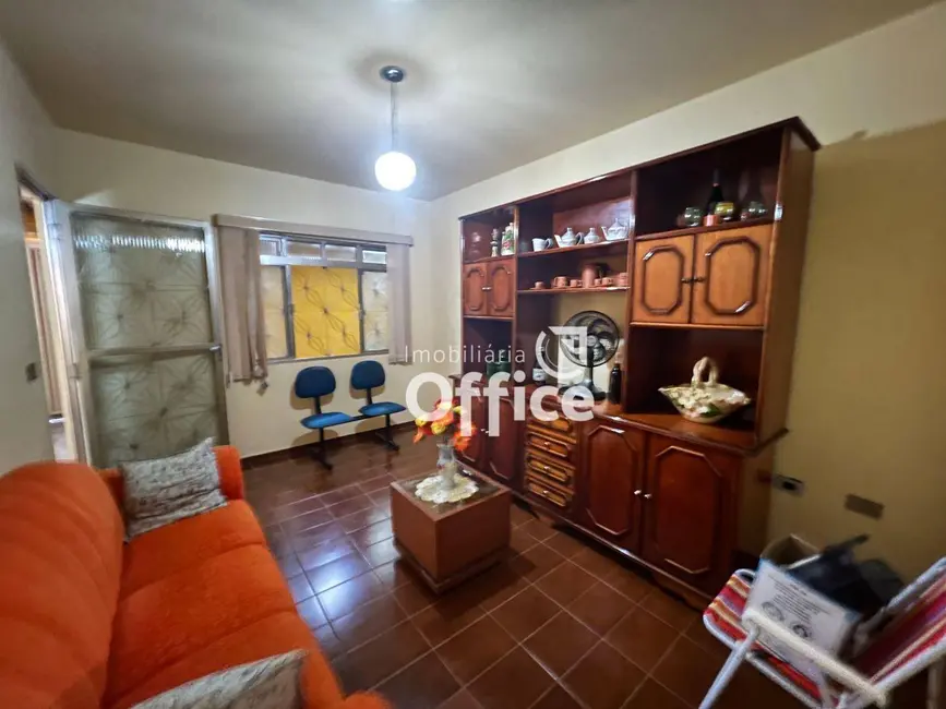 Casa com 3 quartos à venda, 200m2 em Vila Santa Isabel, Anapolis - GO - imagem 5 Foto 5 de Casa com 3 quartos à venda, 200m2 em Vila Santa Isabel, Anapolis - GO