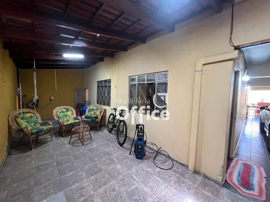 Casa com 3 quartos à venda, 200m2 em Vila Santa Isabel, Anapolis - GO - imagem 4 Foto 4 de Casa com 3 quartos à venda, 200m2 em Vila Santa Isabel, Anapolis - GO