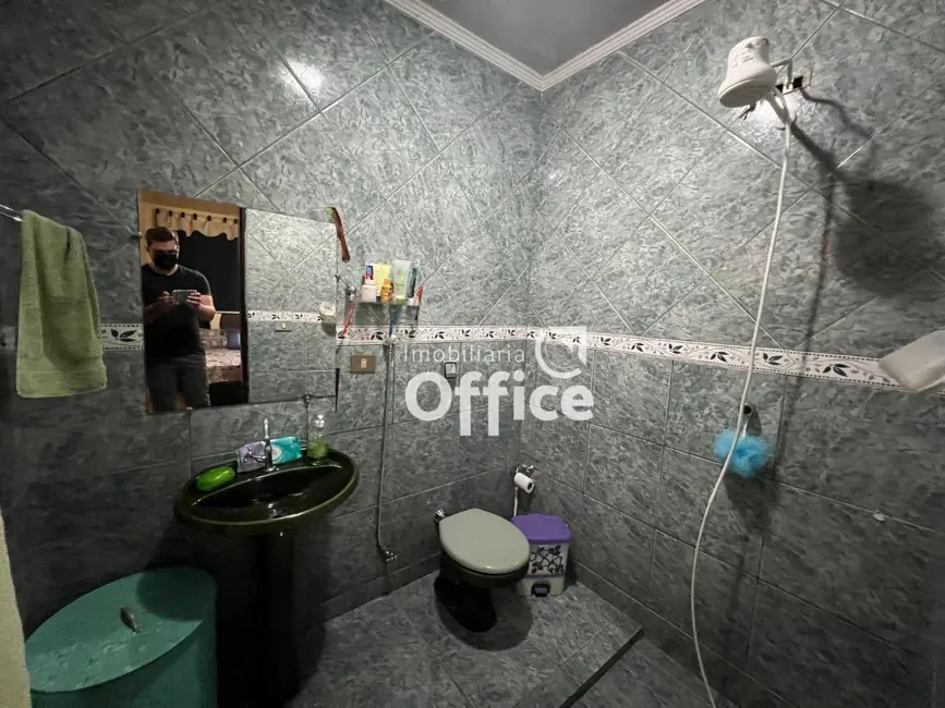 Casa com 3 quartos à venda, 200m2 em Vila Santa Isabel, Anapolis - GO - imagem 9 Foto 9 de Casa com 3 quartos à venda, 200m2 em Vila Santa Isabel, Anapolis - GO