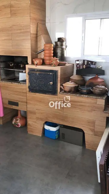 Sobrado com 3 quartos à venda, 900m2 em Anapolis - GO - imagem 7 Foto 7 de Sobrado com 3 quartos à venda, 900m2 em Anapolis - GO