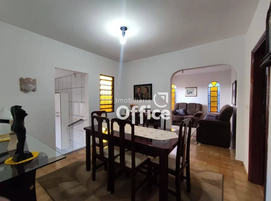 Foto 7 de Casa com 3 quartos à venda, 264m2 em Vila Góis, Anapolis - GO