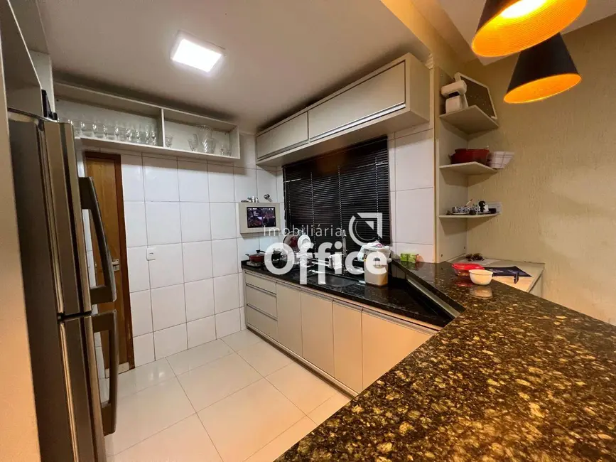 Foto 8 de Casa com 3 quartos à venda, 167m2 em Jardim Europa, Anapolis - GO