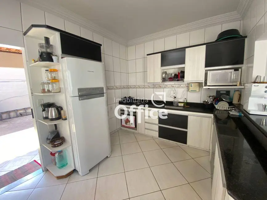 Foto 8 de Casa com 3 quartos à venda, 300m2 em Parque Brasília 2ª Etapa, Anapolis - GO
