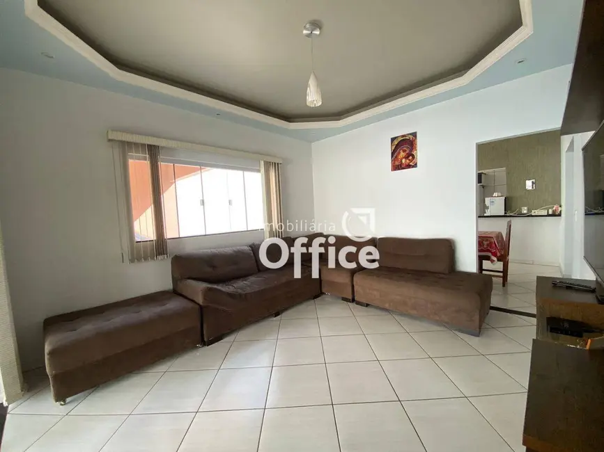 Foto 6 de Casa com 3 quartos à venda, 300m2 em Parque Brasília 2ª Etapa, Anapolis - GO