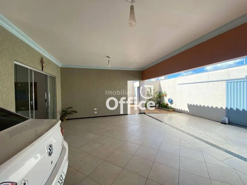 Foto 3 de Casa com 3 quartos à venda, 300m2 em Parque Brasília 2ª Etapa, Anapolis - GO