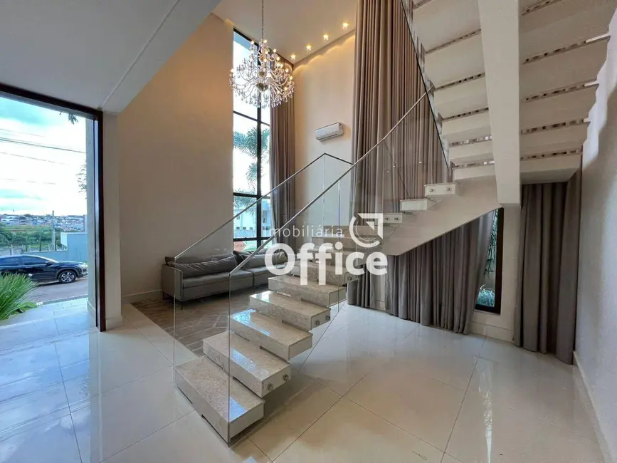 Foto 5 de Casa com 4 quartos à venda, 420m2 em Setor Bougainville, Anapolis - GO