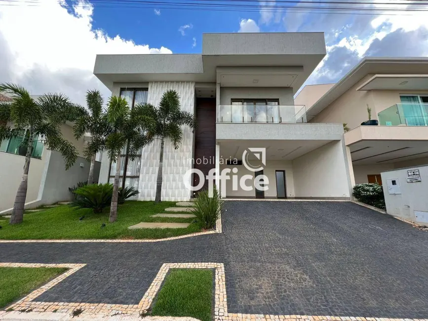 Foto 1 de Casa com 4 quartos à venda, 420m2 em Setor Bougainville, Anapolis - GO