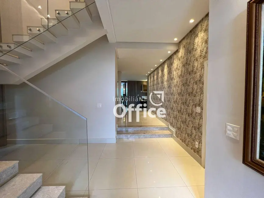 Foto 4 de Casa com 4 quartos à venda, 420m2 em Setor Bougainville, Anapolis - GO