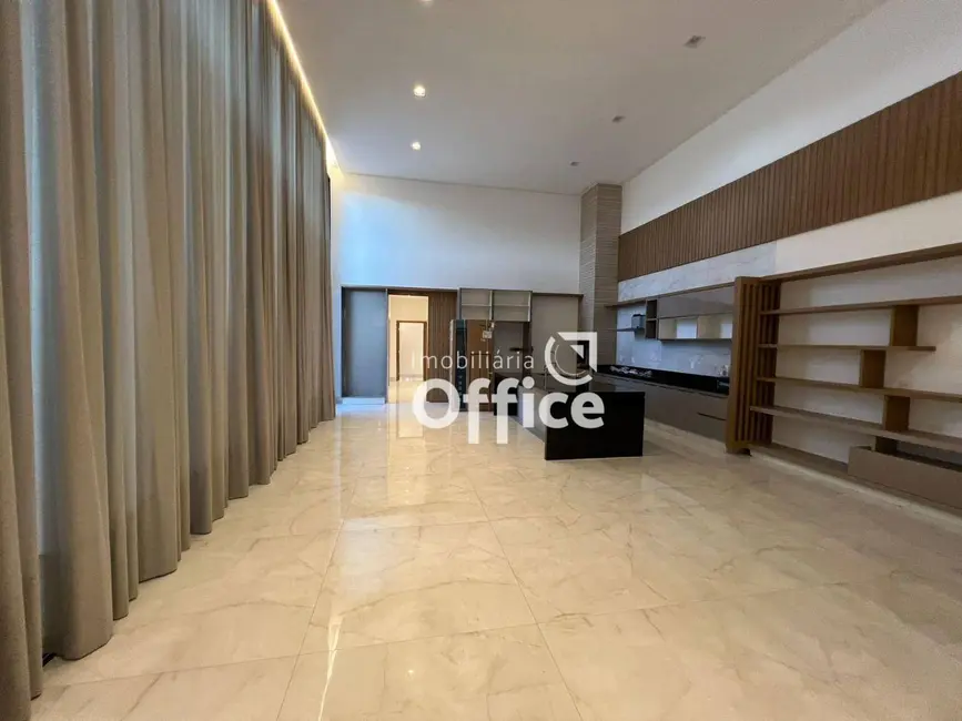 Foto 4 de Casa de Condomínio com 4 quartos à venda, 390m2 em Condomínio Residencial Grand Trianon, Anapolis - GO
