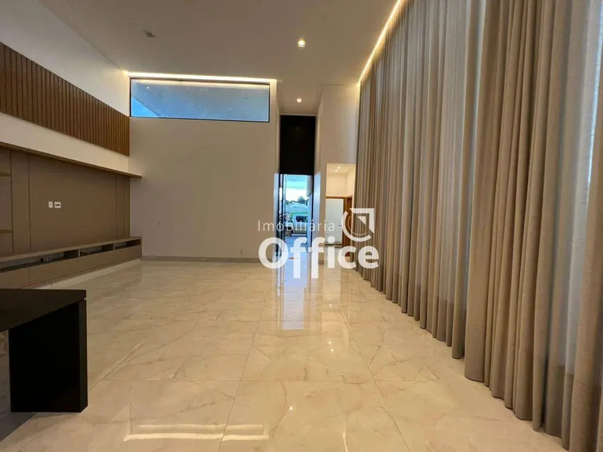 Foto 7 de Casa de Condomínio com 4 quartos à venda, 390m2 em Condomínio Residencial Grand Trianon, Anapolis - GO