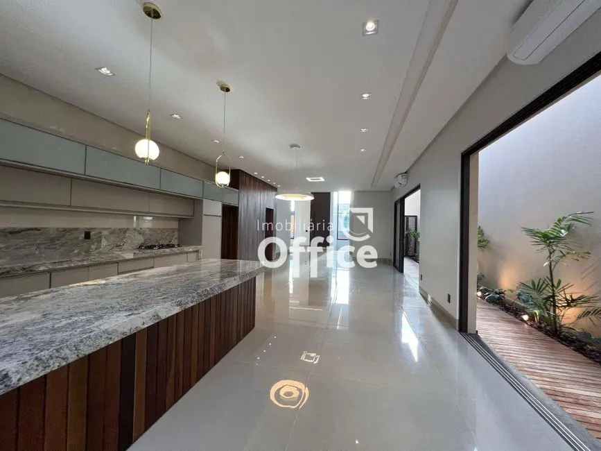 Foto 4 de Casa de Condomínio com 4 quartos à venda, 490m2 em Residencial Anaville, Anapolis - GO