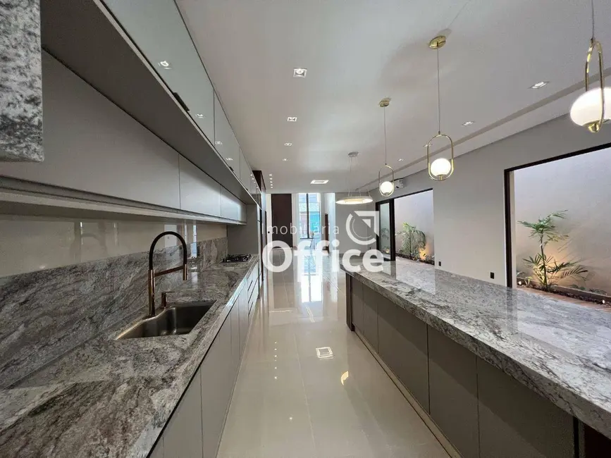 Foto 3 de Casa de Condomínio com 4 quartos à venda, 490m2 em Residencial Anaville, Anapolis - GO