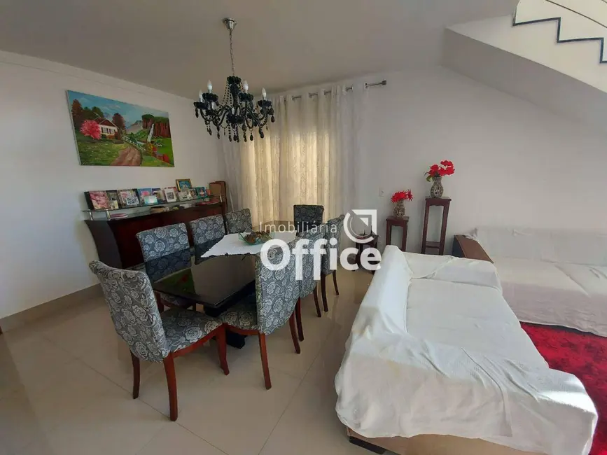 Sobrado com 4 quartos à venda, 364m2 em Residencial Jardins do Lago, Anapolis - GO - imagem 6 Foto 6 de Sobrado com 4 quartos à venda, 364m2 em Residencial Jardins do Lago, Anapolis - GO
