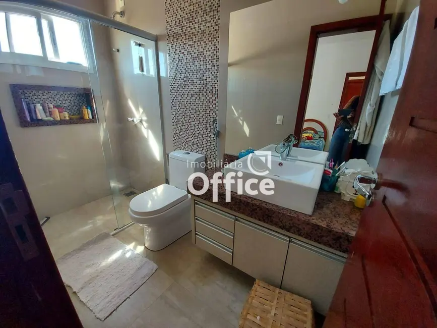 Sobrado com 4 quartos à venda, 364m2 em Residencial Jardins do Lago, Anapolis - GO - imagem 8 Foto 8 de Sobrado com 4 quartos à venda, 364m2 em Residencial Jardins do Lago, Anapolis - GO