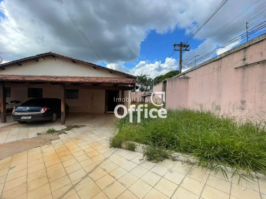 Foto 2 de Casa com 3 quartos à venda, 360m2 em Jundiaí, Anapolis - GO