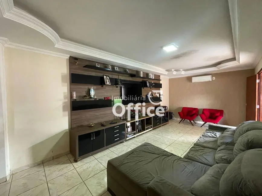 Foto 9 de Casa com 3 quartos à venda, 360m2 em Jundiaí, Anapolis - GO