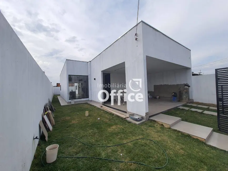 Casa com 3 quartos à venda, 300m2 em Setor Sul, Anapolis - GO - imagem 2 Foto 2 de Casa com 3 quartos à venda, 300m2 em Setor Sul, Anapolis - GO