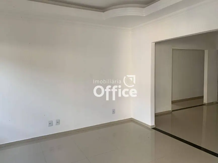 Casa com 3 quartos à venda, 300m2 em Parque Brasília 2ª Etapa, Anapolis - GO - imagem 5 Foto 5 de Casa com 3 quartos à venda, 300m2 em Parque Brasília 2ª Etapa, Anapolis - GO