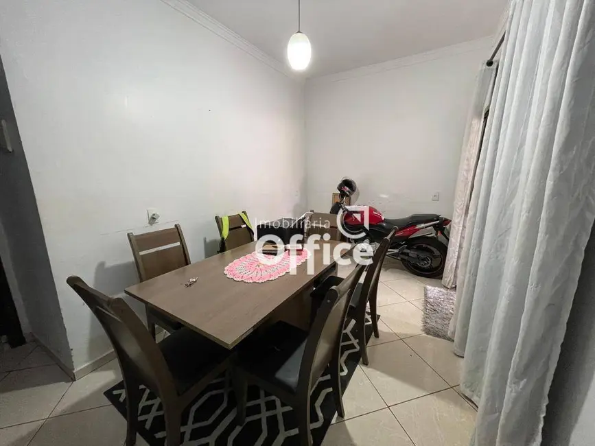 Foto 7 de Casa com 2 quartos à venda, 340m2 em Anapolis - GO