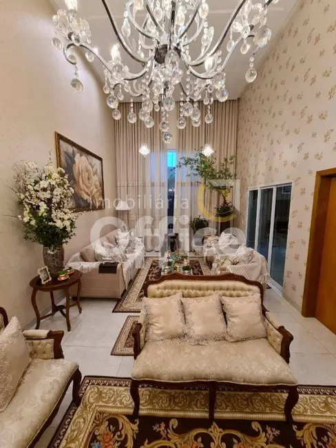 Casa com 4 quartos à venda, 450m2 em Vila Jaiara, Anapolis - GO - imagem 8 Foto 8 de Casa com 4 quartos à venda, 450m2 em Vila Jaiara, Anapolis - GO