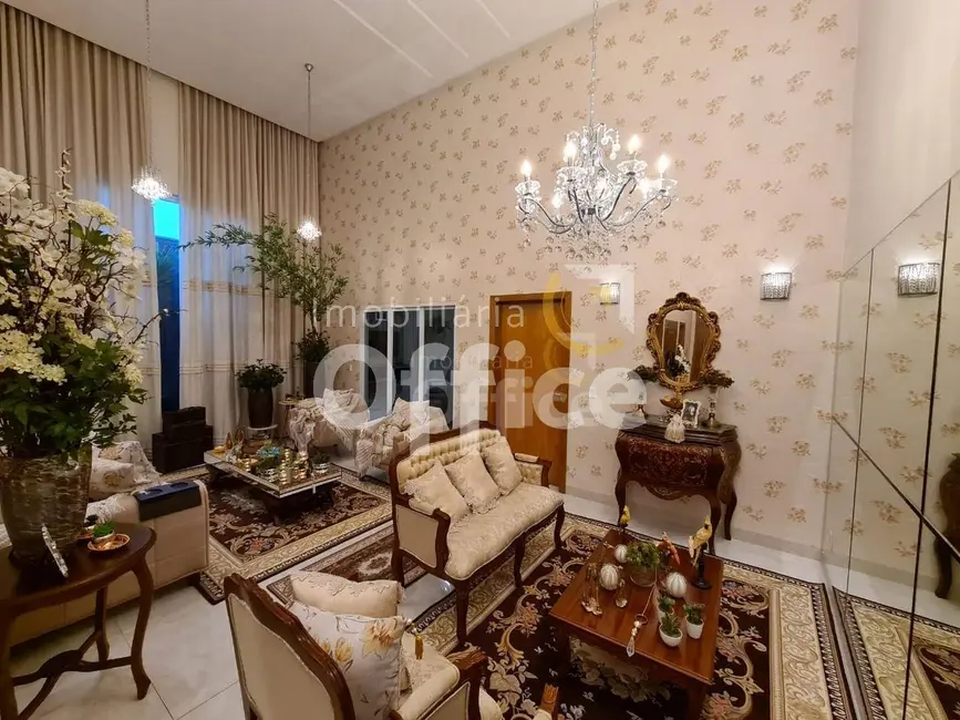 Casa com 4 quartos à venda, 450m2 em Vila Jaiara, Anapolis - GO - imagem 7 Foto 7 de Casa com 4 quartos à venda, 450m2 em Vila Jaiara, Anapolis - GO