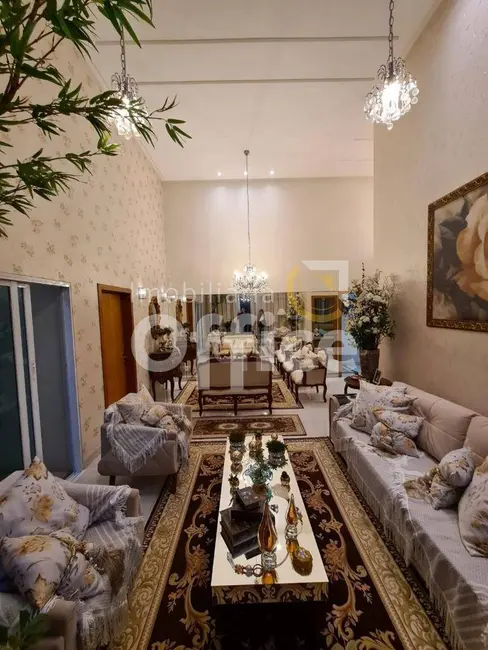 Casa com 4 quartos à venda, 450m2 em Vila Jaiara, Anapolis - GO - imagem 9 Foto 9 de Casa com 4 quartos à venda, 450m2 em Vila Jaiara, Anapolis - GO