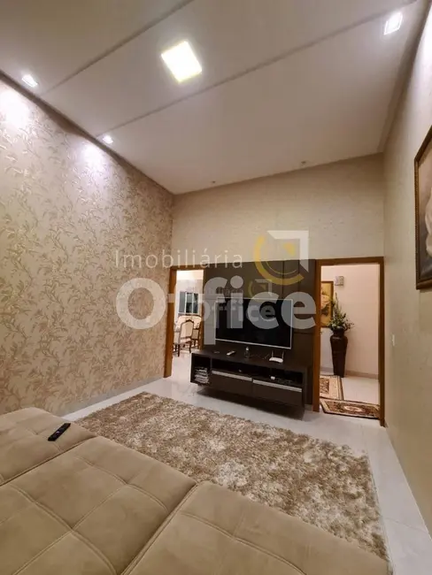 Casa com 4 quartos à venda, 450m2 em Vila Jaiara, Anapolis - GO - imagem 6 Foto 6 de Casa com 4 quartos à venda, 450m2 em Vila Jaiara, Anapolis - GO