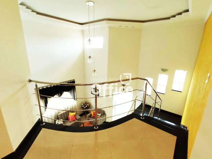 Sobrado com 4 quartos à venda, 300m2 em Parque Brasília 2ª Etapa, Anapolis - GO - imagem 4 Foto 4 de Sobrado com 4 quartos à venda, 300m2 em Parque Brasília 2ª Etapa, Anapolis - GO