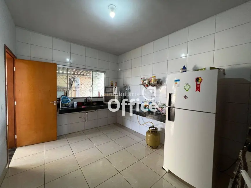 Foto 4 de Casa com 3 quartos à venda, 220m2 em Sítios de Recreio Vale das Laranjeiras, Anapolis - GO