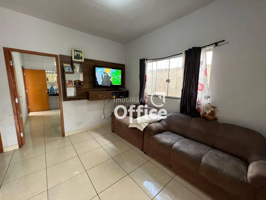 Foto 2 de Casa com 3 quartos à venda, 220m2 em Sítios de Recreio Vale das Laranjeiras, Anapolis - GO