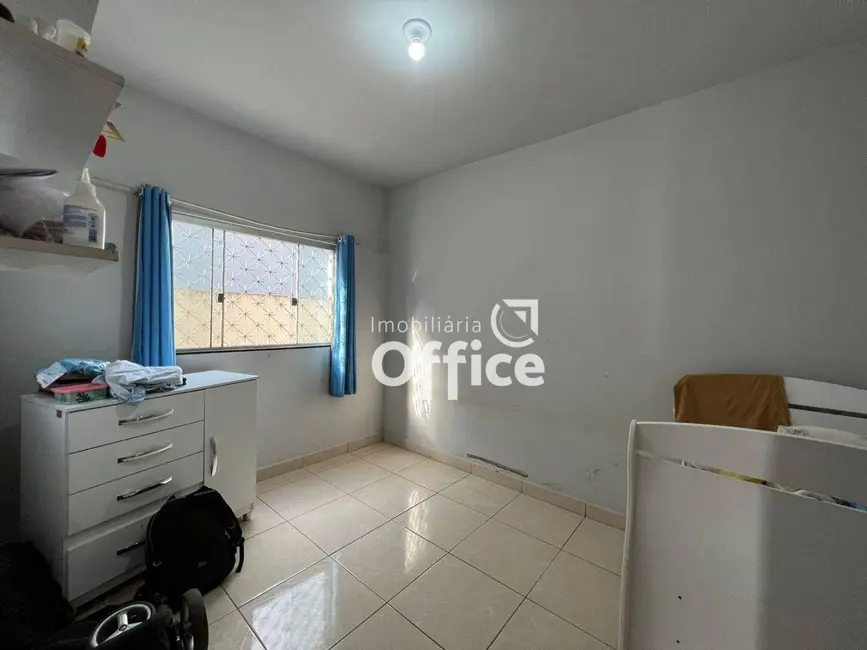 Foto 6 de Casa com 3 quartos à venda, 220m2 em Sítios de Recreio Vale das Laranjeiras, Anapolis - GO