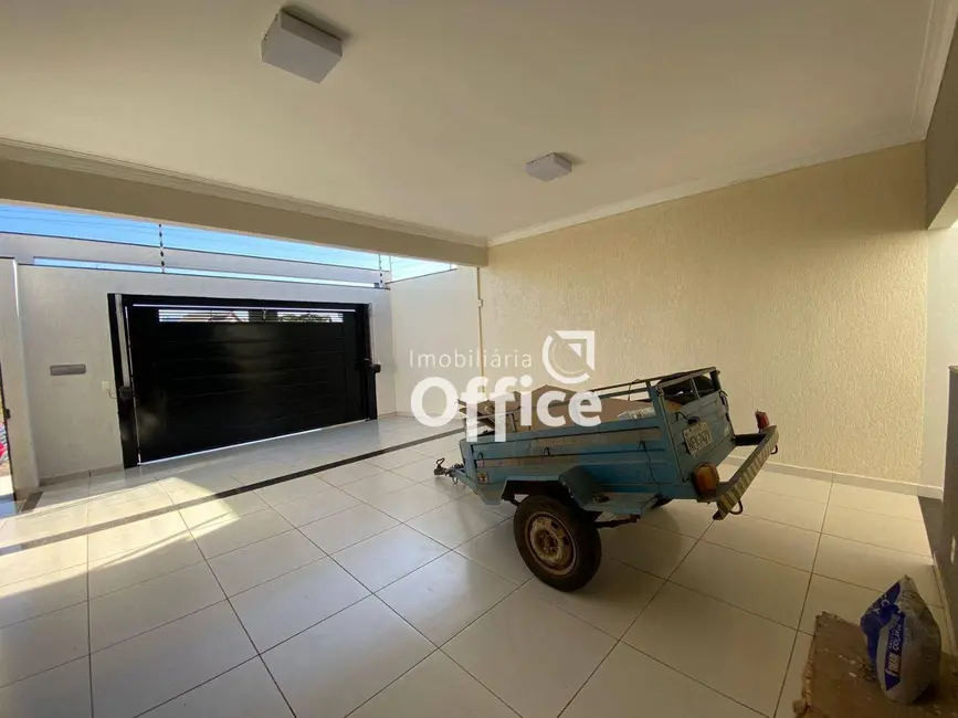 Casa com 3 quartos à venda, 300m2 em Parque Brasília 2ª Etapa, Anapolis - GO - imagem 4 Foto 4 de Casa com 3 quartos à venda, 300m2 em Parque Brasília 2ª Etapa, Anapolis - GO