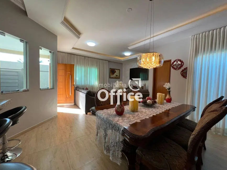 Foto 4 de Casa com 3 quartos à venda, 300m2 em Residencial Villa Bella, Anapolis - GO